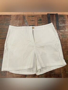 Jcrew Women's Classic White Shorts size 4